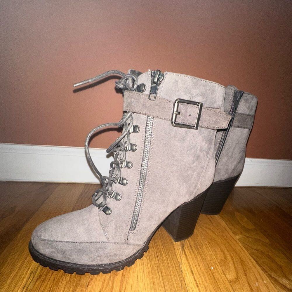Boots - Picture 2 of 5